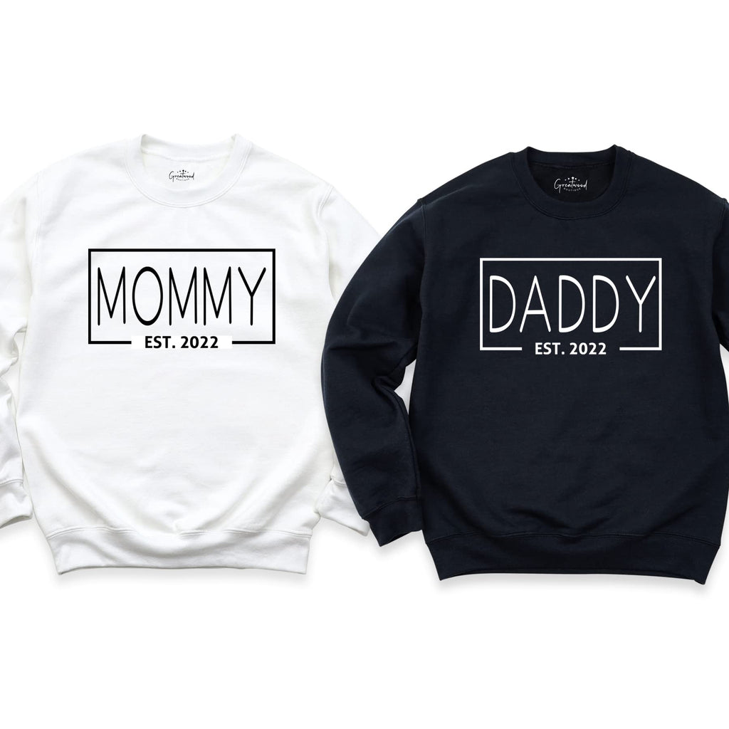 Generic Custom Mommy and Daddy Est 2024 2025 Unisex Adult Sweatshirt, One Size, White, Letter Print, Crewneck, Long Sleeve, All Seasons, Mama Gift, Dad Gift, Couple Gift