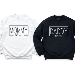Generic Custom Mommy and Daddy Est 2024 2025 Unisex Adult Sweatshirt, One Size, White, Letter Print, Crewneck, Long Sleeve, All Seasons, Mama Gift, Dad Gift, Couple Gift
