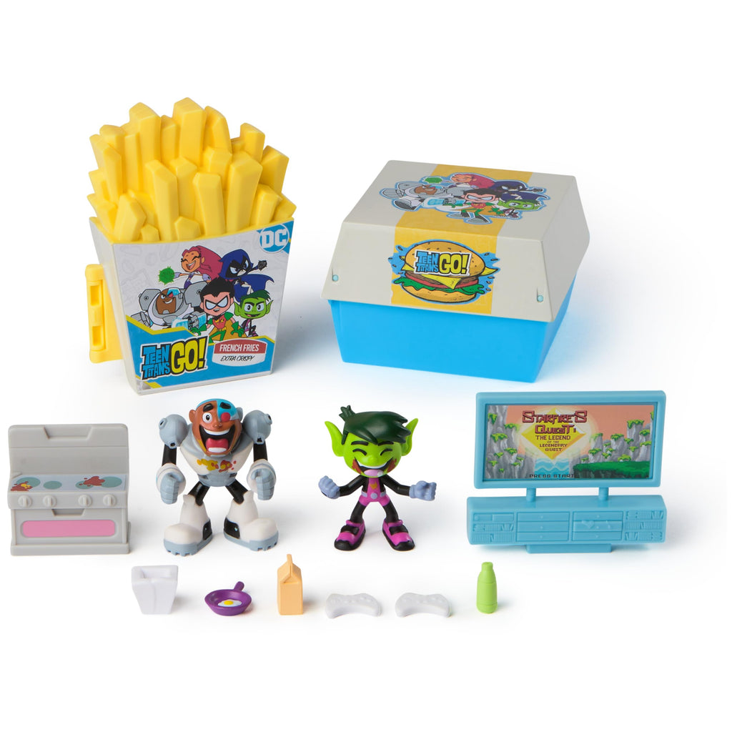 Spin Master Teen Titans Go! Kitchen Chaos Dis-Play Set with Beast Boy and Cyborg Figures and Accessories, Playset Kids Toys for Boys and Girls 4 and Up