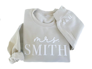 Up2ournecksinfabric - Bride Sweatshirt - Mrs Sweater - Honeymoon Outfit - Wedding Gift - Bride Crewneck - Miss to Mrs