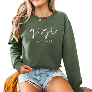 Verita Culture Gigi Grandma Women's Long Sleeve Custom Est Crewneck Sweatshirt, grandma Letter Print Graphic Shirts Pullover Tops Multi Colors